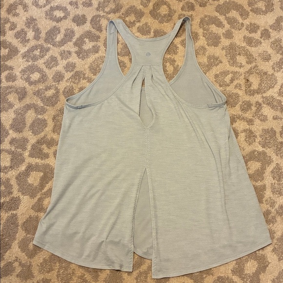 Lululemon Grey Split Back Keyhole Racerback Tank - Picture 2 of 3